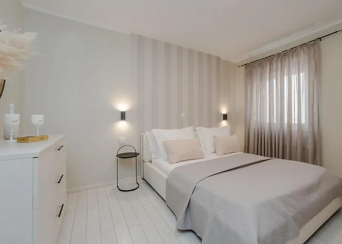 Karla Apartman Zára