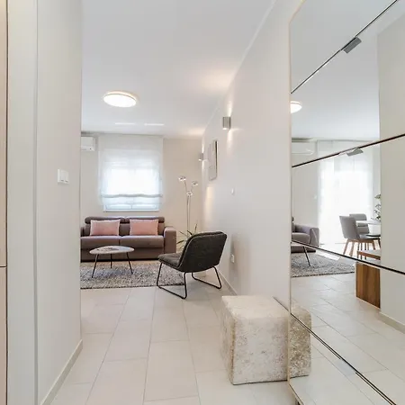 Karla Apartment *