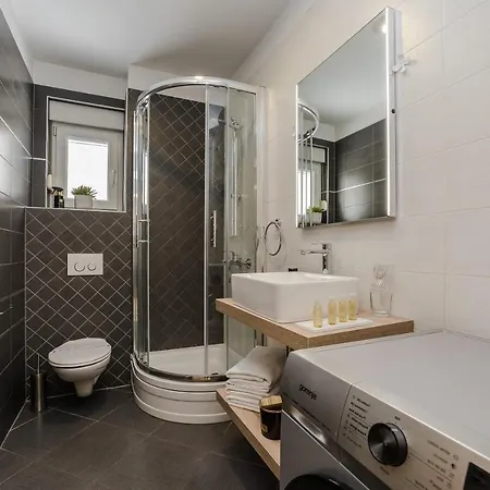 Karla Apartment