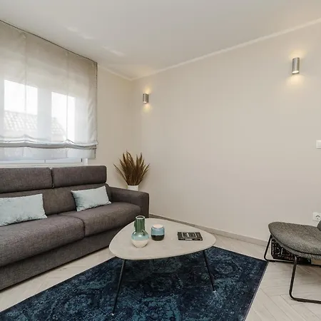 Karla Apartment *
