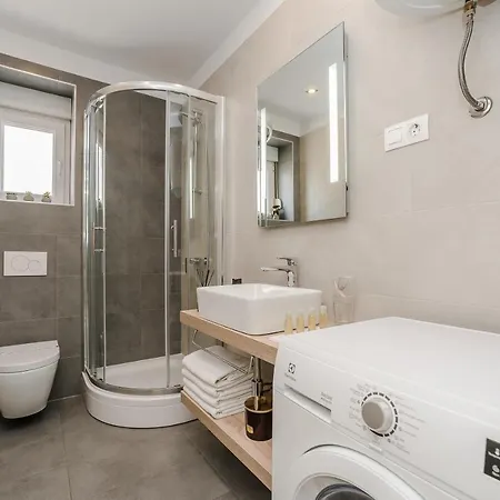 Karla Apartment *