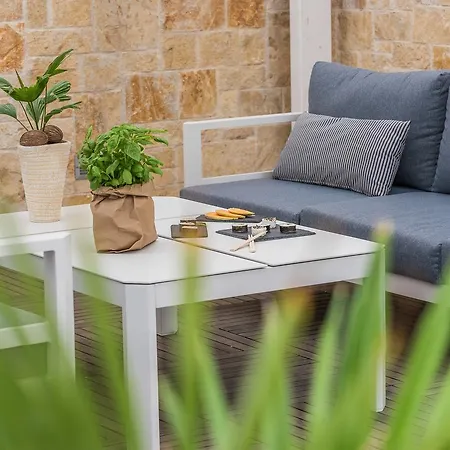 Karla Apartment