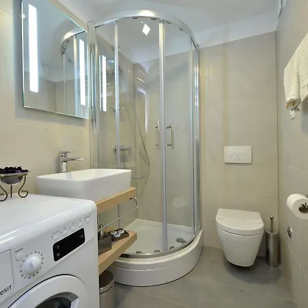 Karla Apartment *