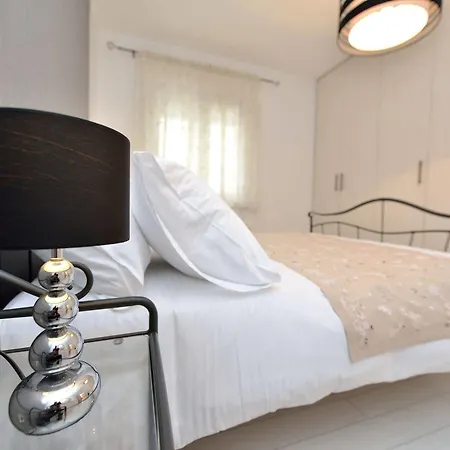 Karla Apartment *