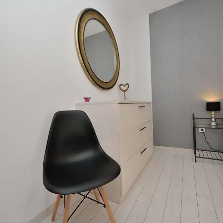 Karla Apartment *