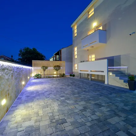 Karla Apartment
